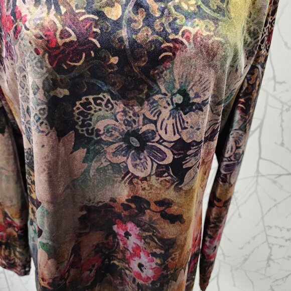 Fresh Fx Floral Print Velvet V-Neck Asymmetrical Tunic - Picture 2 of 6